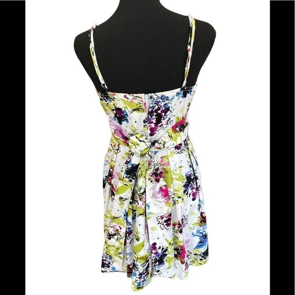 Alyn Paige spaghetti strap floral fit and flare style tie back dress, size 5/6 - Picture 5 of 5